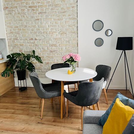 The Right Coast Apartment With Free Private Parking Riga Exterior photo