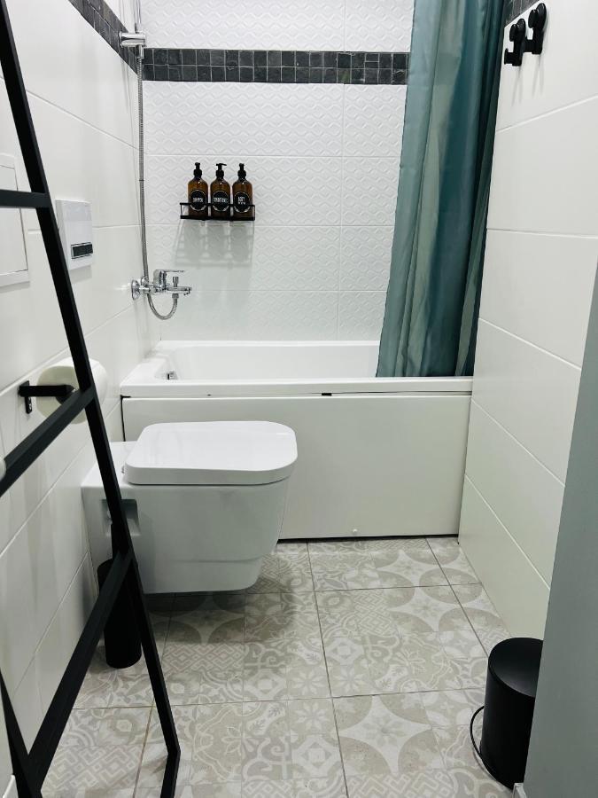 The Right Coast Apartment With Free Private Parking Riga Exterior photo